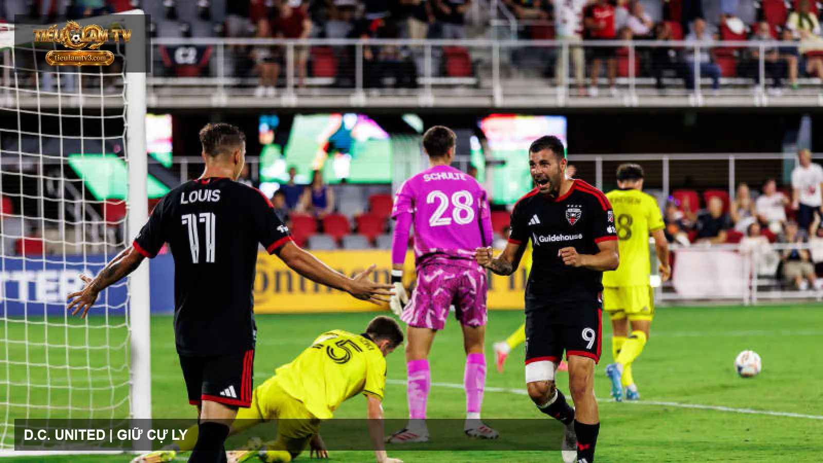 D.C. United tổ chức tấn công