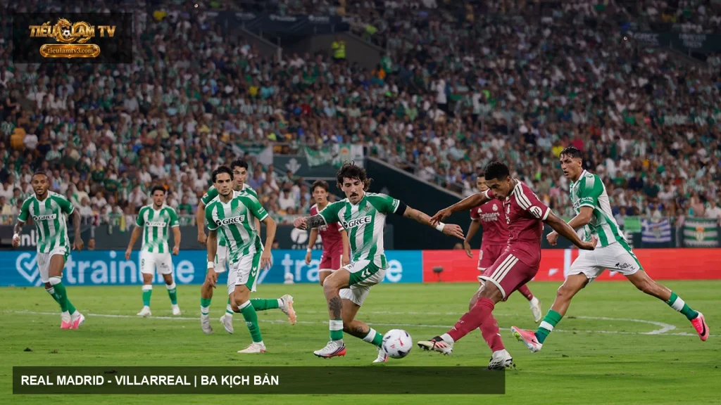 Real Madrid tổ chức tấn công trong trận La Liga
