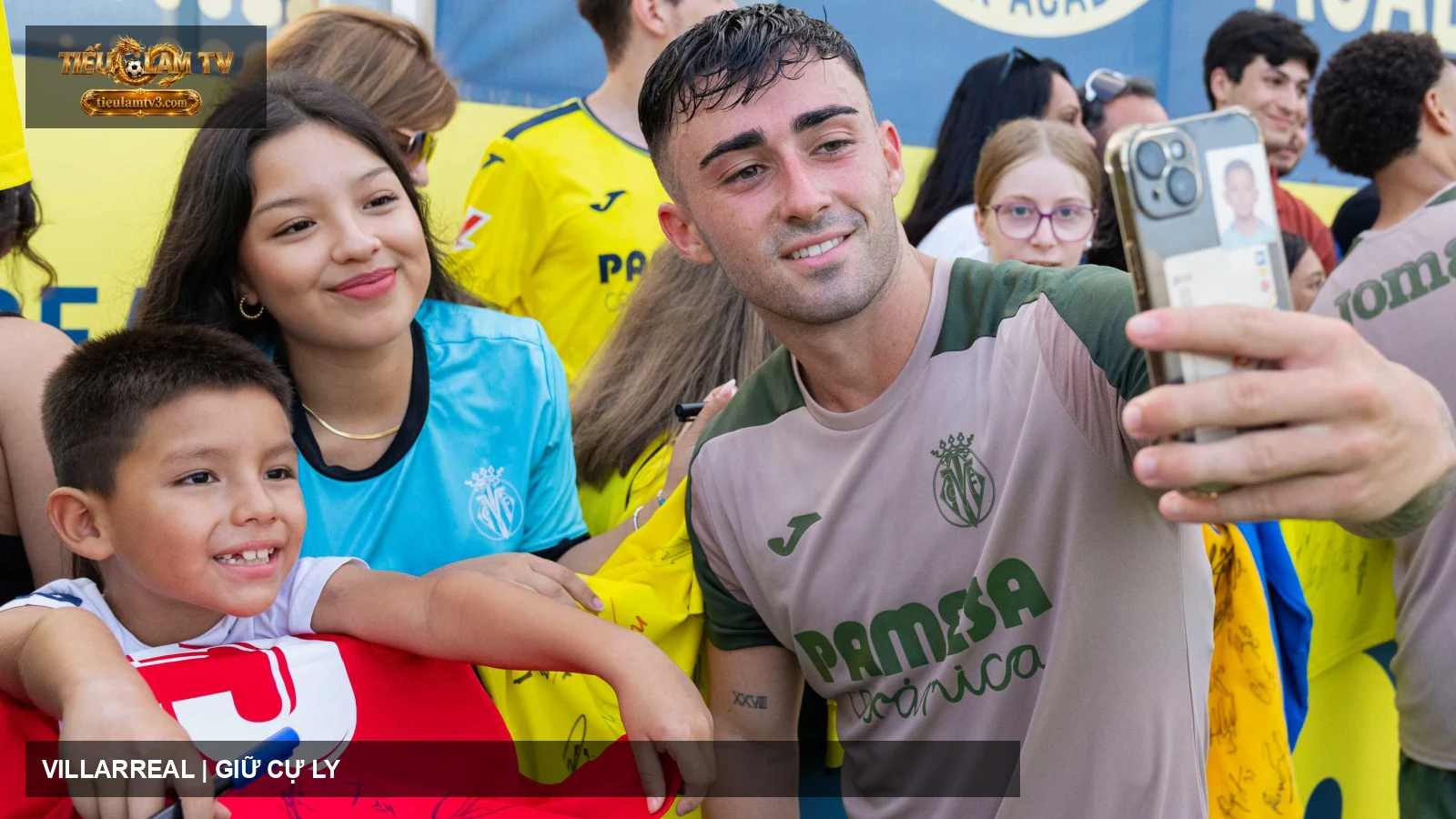 Villarreal trong buổi tập mở cửa